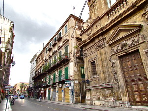 Palazzo Mango, fronte su Corso Vittorio Emanuele
