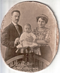 Baroni Gaetano e Lina Martinez col piccolo Nino 